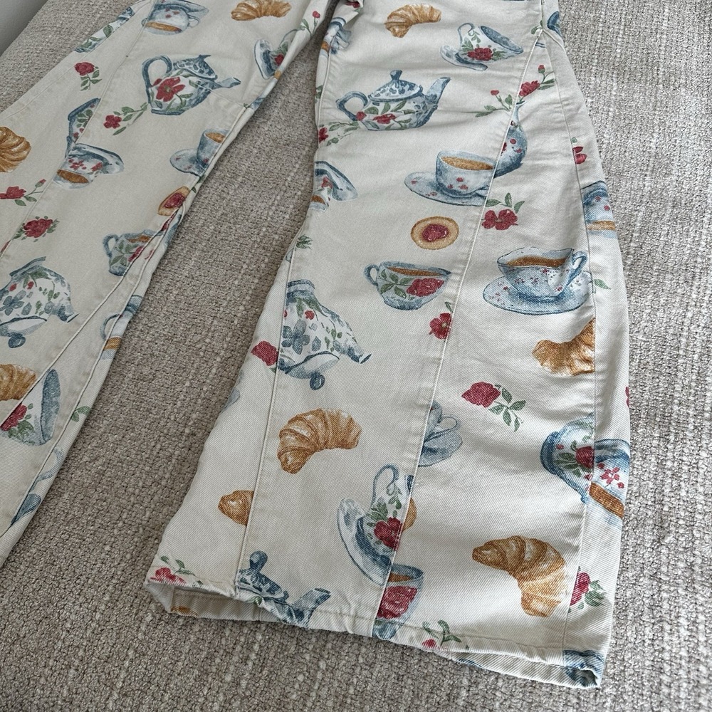 Free People Eden Brunch Jeans Size 26 Printed Barrel Teapot Croissant Sold Out - Picture 4 of 15